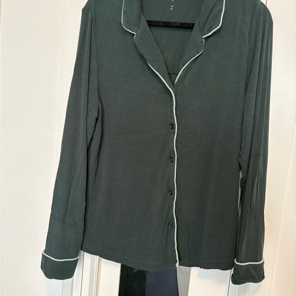 Cozy Earth Women's Bamboo Rib-Knit Classic Spruce Long Sleeve Pajama Set - Picture 3 of 8